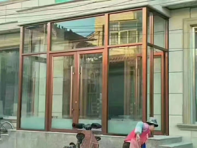 定做儿童防护纱窗金钢网防护纱窗不锈钢护栏吊筐，焊车库二层小棚货架门窗密封铝塑断桥门窗封阳台，彩钢玻璃顶子，精品上悬窗品牌晾衣架各种窗帘滑道15048636191