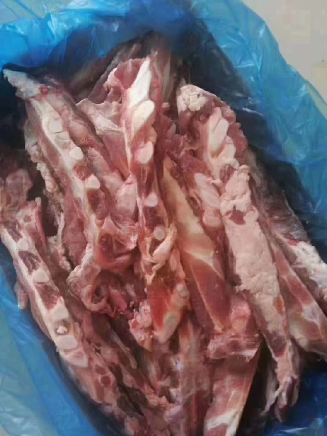 排骨边，牛脊骨（价格低肉质好）包同城。13754130859